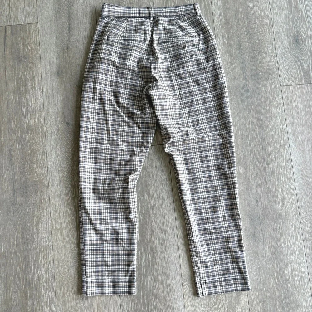 Hollister Ultra High-Rise Mom Pant Size S Plaid Grey Tan White Tapered Trousers